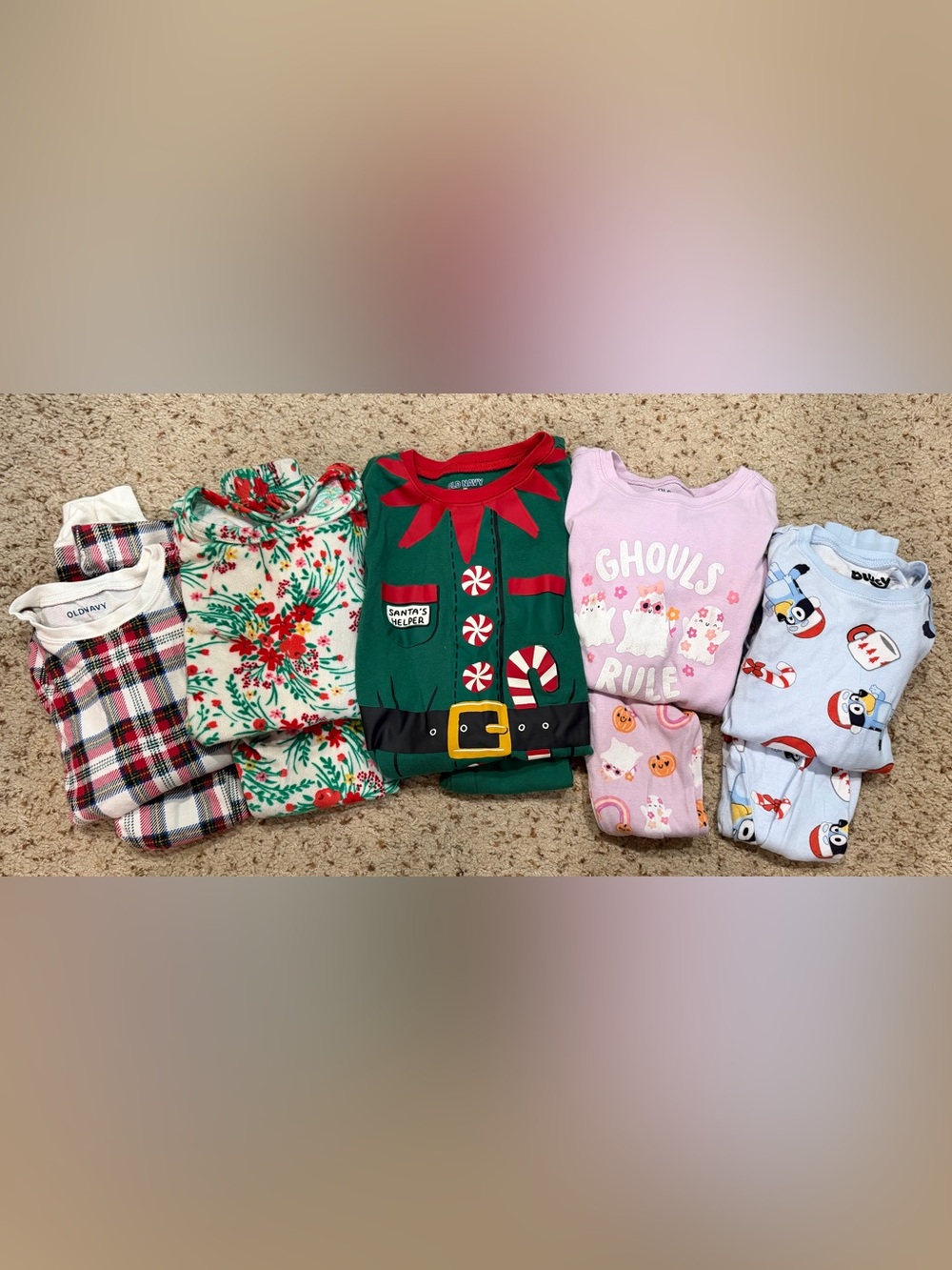 Bundle of 5t holiday pj’s